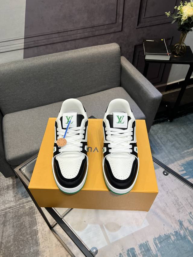 LV's top version new purchasing quality LV~Louis Vuitton Lv TRAINER's best looking sports shoes, donkey brand vigorously promotes new products, official website limited edition retro basketball sports shoes! High top and low top both spend a lot of m