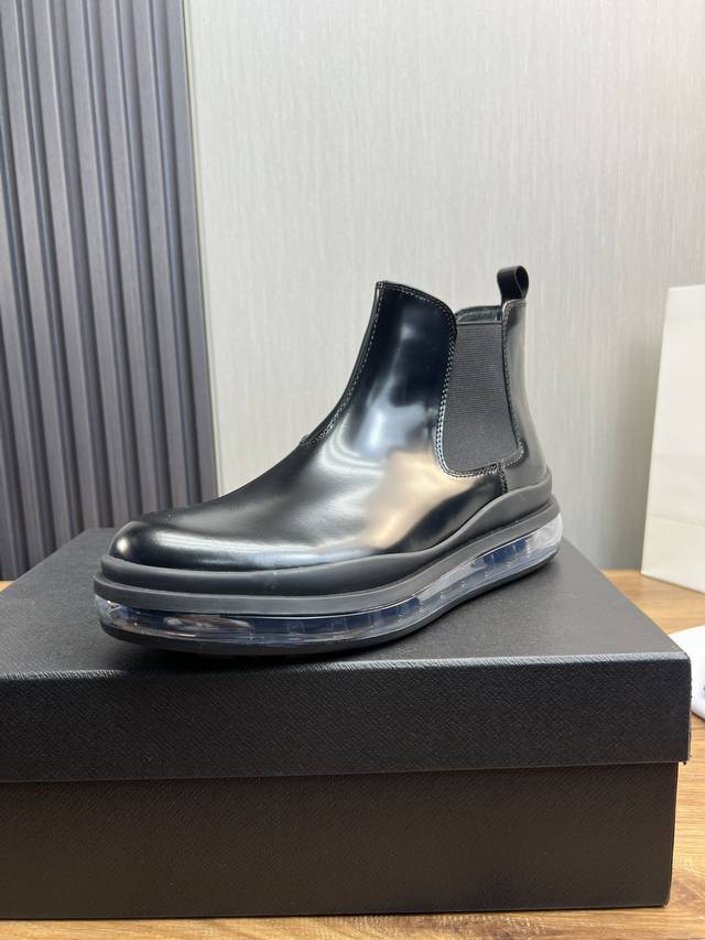 Factory price Prad * Prada pure original glossy leather air cushioned short boots for men Chelsea boots are made of imported open edge bead glossy leather, with geometric cutting, imported locomotive precision stitching and splicing, high-precision c