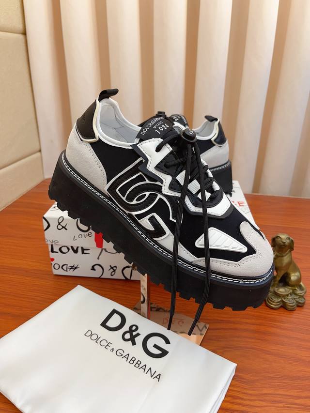 Actual price: Dolce&Gabbana DG original imported top layer cowhide and sheepskin lining, lightweight, comfortable, versatile on the feet, original special supply outsole highly favored by trendy men, welcome to compare exquisite and luxurious quality