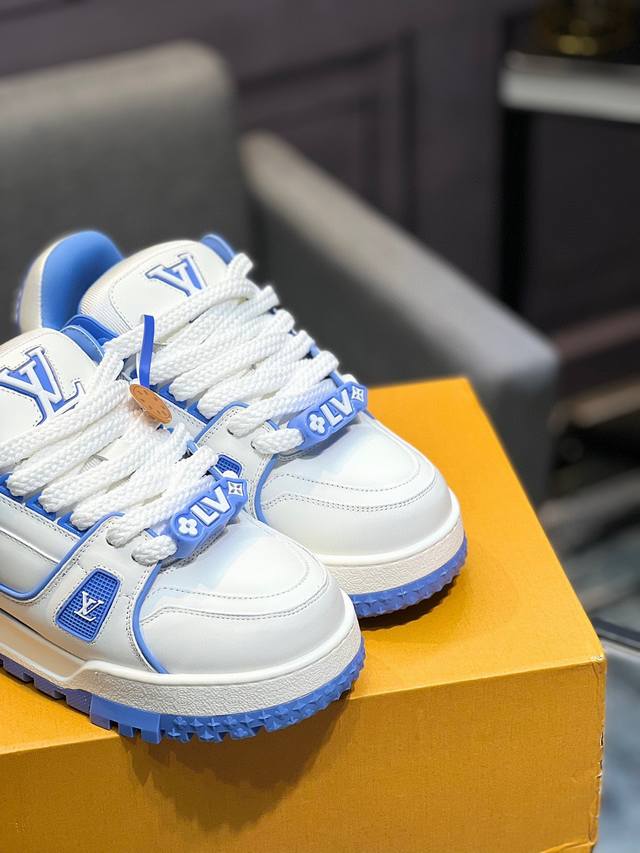 LV Top Version Fat Ding New Purchasing Quality LV~Louis Vuitton Lv TRAINER's Best Looking Sneakers, Donkey Brand Promotes New Products, Official Website Limited Edition Retro Basketball Sneakers! High top and low top both spend a lot of money to purc