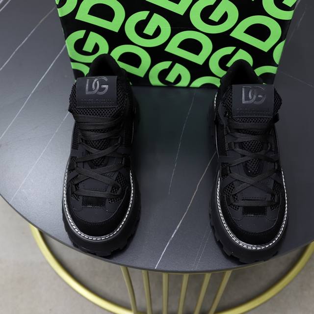 Official website synchronization, couple style DOLCE