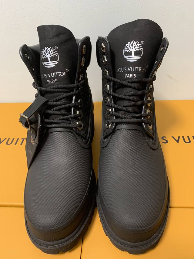L Family Collaboration P: Couple Size: Women's 35-40 Men's 39-44 45 Customized Timberland Collaboration Via Instagram Lv Early Autumn Timberland Big Yellow Boots