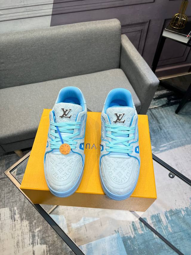 LV's top version new purchasing quality LV~Louis Vuitton Lv TRAINER's best looking sports shoes, donkey brand vigorously promotes new products, official website limited edition retro basketball sports shoes! High top and low top both spend a lot of m