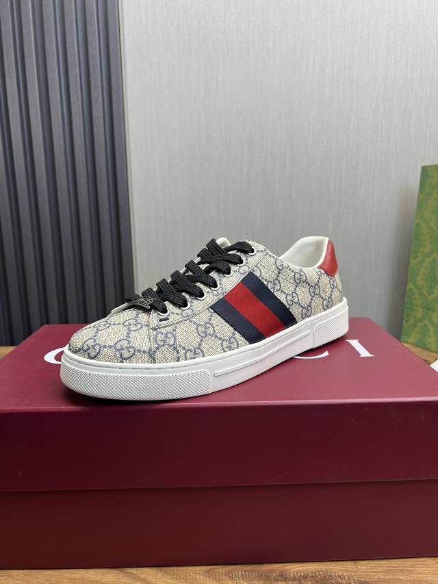 Factory price GUCCI Gucci Classic hot selling white shoes all year round. Standard sizes: women's sizes 35-40, men's sizes 38-44, women's and men's sizes 45. Customizable levels: official website. Original order quality material: original leather, or