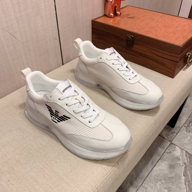 New: Factory price: Armani Armani * latest popular casual shoes, top brand luxury~purchasing agent, top~quality. The shoe upper is made of imported breathable cowhide with breathable sheepskin material, and the foot pads are finely crafted. Original 