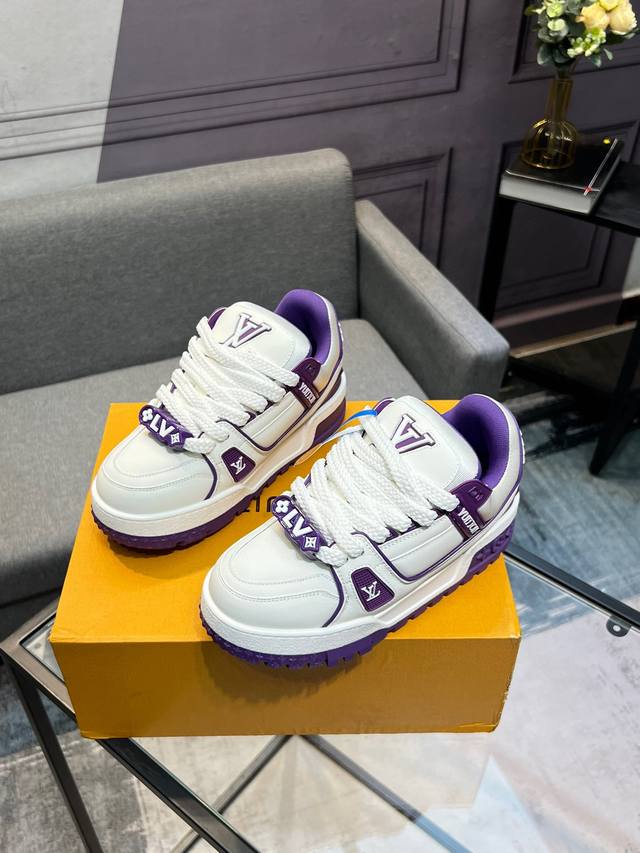 LV Top Version Fat Ding New Purchasing Quality LV~Louis Vuitton Lv TRAINER's Best Looking Sneakers, Donkey Brand Promotes New Products, Official Website Limited Edition Retro Basketball Sneakers! High top and low top both spend a lot of money to purc