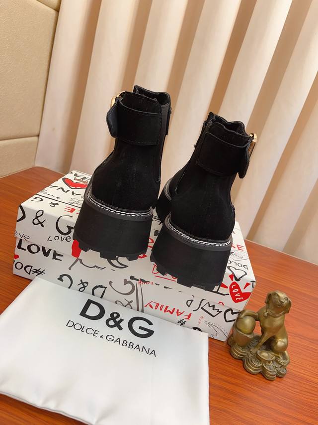 Actual price: Dolce&Gabbana DG original imported top layer cowhide and sheepskin lining, lightweight, comfortable, versatile on the feet, original special supply outsole highly favored by trendy men, welcome to compare exquisite and luxurious quality