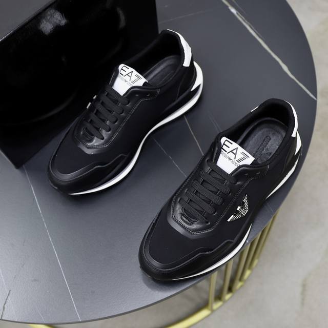 Brand: Armani ARM NI Standard Code: 38-44 45 Customized Grade: Same as on official website Material: Original fabric Comfortable and breathable inner foam Lightweight and wear-resistant outsole Style Category: Men's fashion casual shoes Running sport