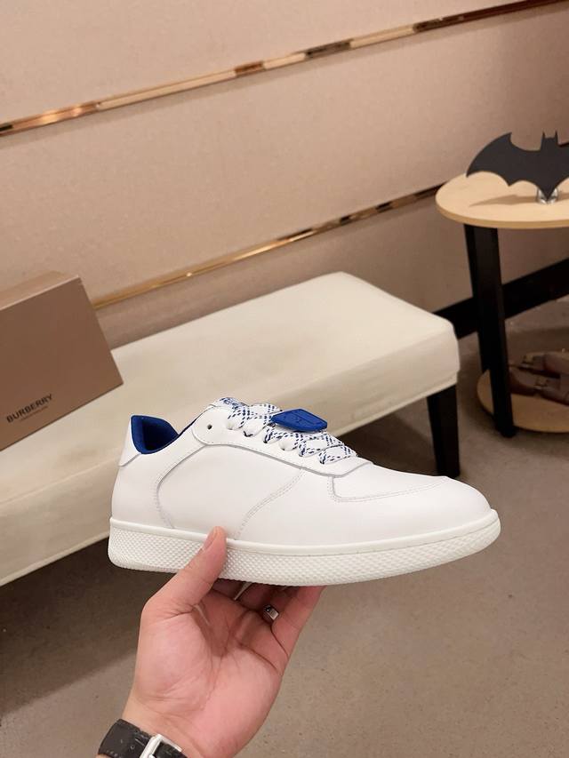 Factory price: synchronized with Burberry and top tier purchasing agents at the counter. Available in size: 38-44. Italian imported cowhide with fully imported sheepskin lining, sole: original factory special supply original sole, exclusive activity 