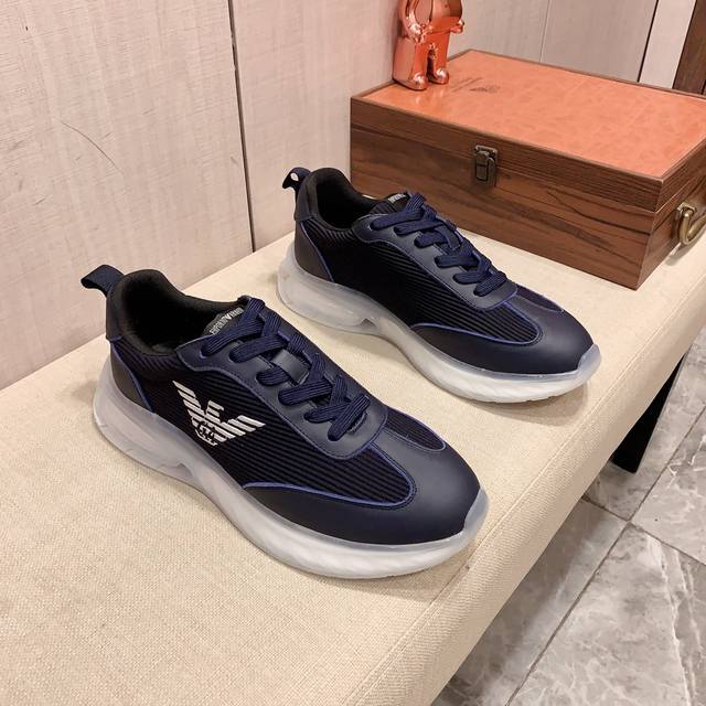 New: Factory price: Armani Armani * latest popular casual shoes, top brand luxury~purchasing agent, top~quality. The shoe upper is made of imported breathable cowhide with breathable sheepskin material, and the foot pads are finely crafted. Original 