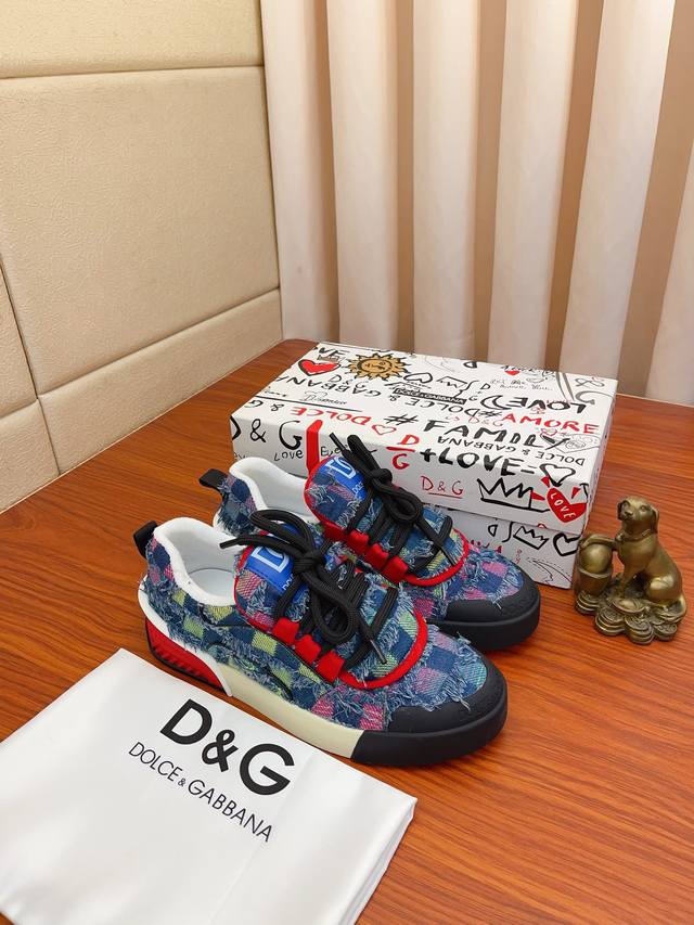 Actual price: Dolce&Gabbana DG original denim sheepskin lining, lightweight, comfortable, versatile, original special outsole favored by trendy men, welcome to compare exquisite and luxurious quality, super A-level! Pattern comparison counter: